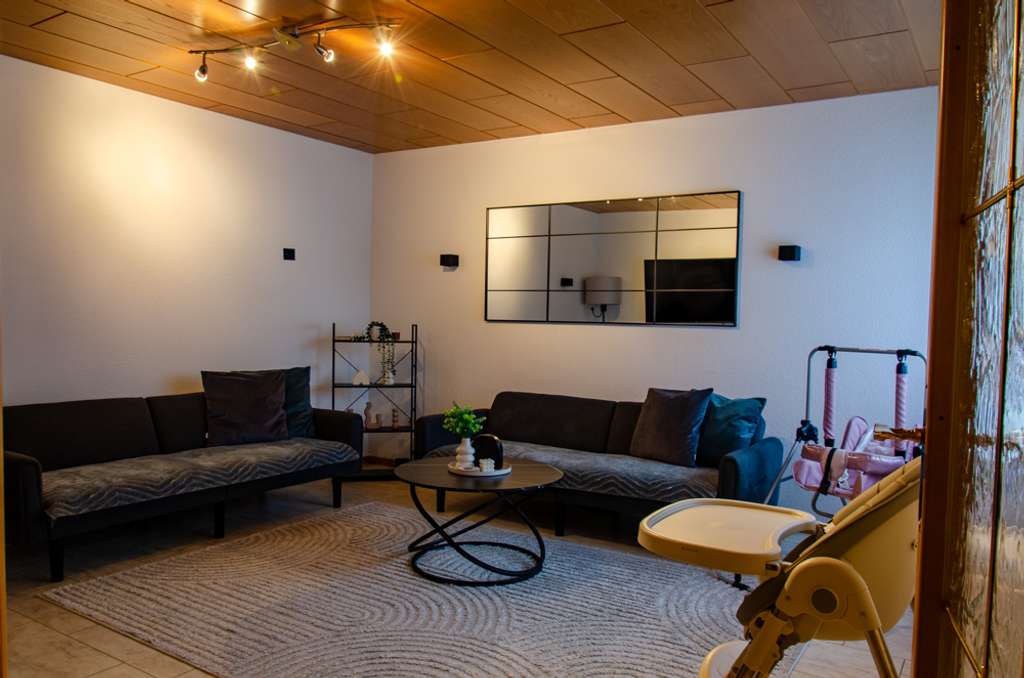 Immobilie in Sulzbach-Rosenberg - Gepflegte 3-Zimmer-Wohnung mit Potenzial in Sulzbach-Rosenberg – Nähe Krankenhaus - Bild 2