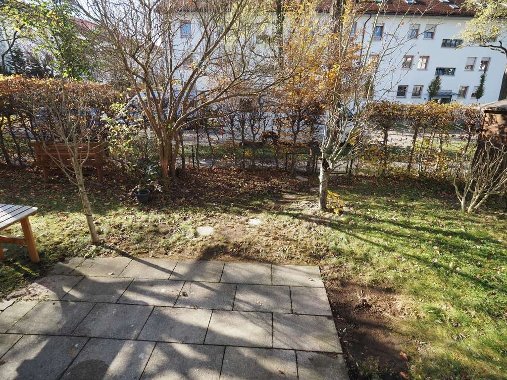 Immobilie in Poing - Traumhafte Gartenwohnung mit ausgebauten Souterrain in Parknähe  - Bild 1