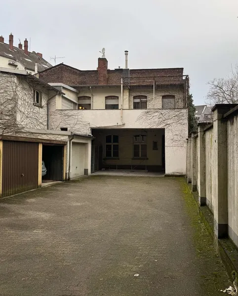 Hofgebäude mit Stellplatz in Flingern-Nord als Rohdiamant, Düsseldorf – Bild 3