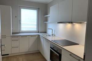Modernes Wohnen in Wiesbaden: 3-Zimmer-Wohnung mit Balkon und Garage