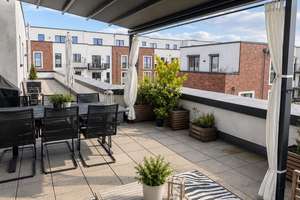 Großzügige 4-Zimmerwohnung mit Dachterrasse und Stellplatz in Wandsbek!