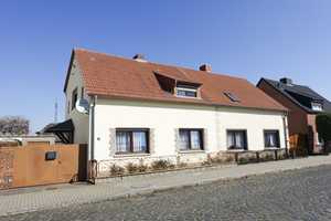Einfamilienhaus mit Wintergarten, Garage, Garten, in ruhiger Lage von Goldbeck – Stendal (Kreis) – Vorschaubild 1