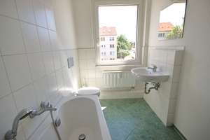 Lichterfüllte 3-Raum-Wohnung mit Balkon – Gustav-Freytag-Str. 7, 9111 Zentrum, Chemnitz – Vorschaubild 2