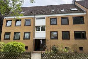 Geräumige, frisch sanierte 4 Zimmer Wohnung