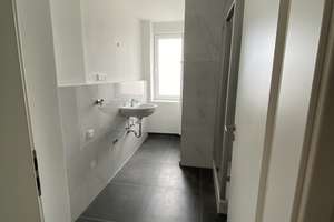 Helle kernsanierte 2Zi Altbau Wohnung top Ausstattung/Küche/Balkon/Parkett/Bad neu/elektr. Rolläden – Heynestrasse 23, 90443 Steinbühl, Nürnberg – Vorschaubild 17