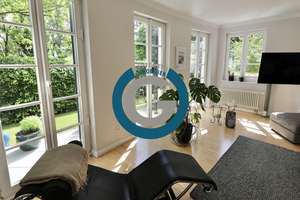 STILVOLL AUSGESTATTET- TERRASSE, GARTEN, BODENTIEFE FENSTER & PARKETT - TG-STELLPLATZ – Die vollständige Adresse der Immobilie erhältst du vom Anbieter., 14195 Dahlem, Berlin – Vorschaubild 1