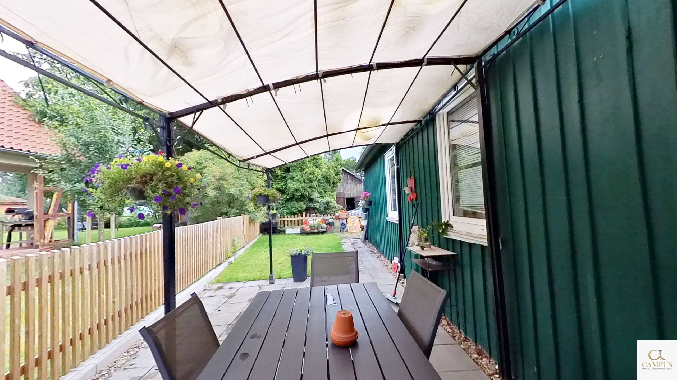 Flexibles Wohnkonzept: Ideal für Eigennutzer & Investoren - DHH mit drei Einheiten in Eldingen, Celle Kreis – Bild 2