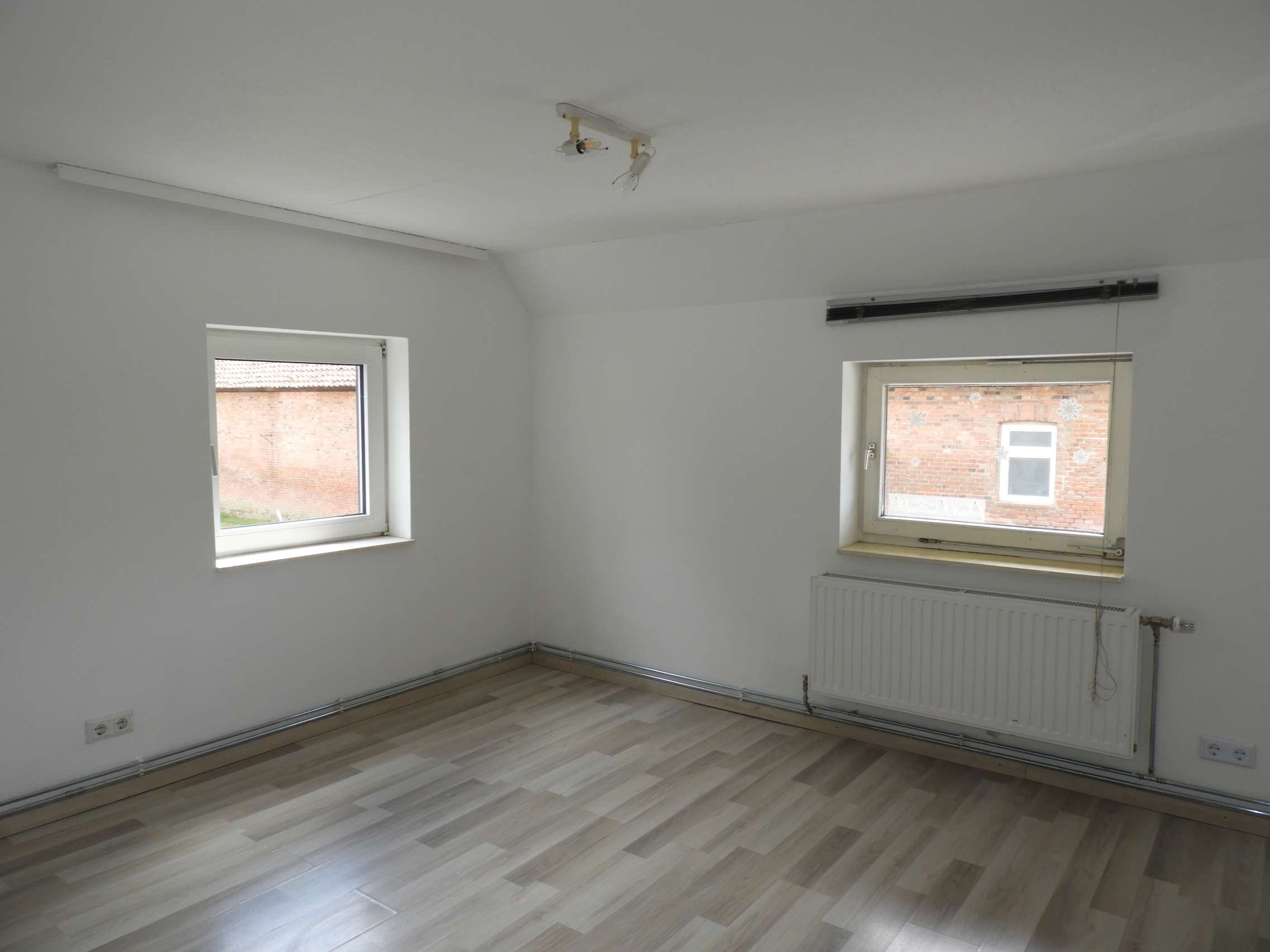 Immobilie in Schellerten - Großes Haus mit neun Zimmer in Oedelum! - Bild 9