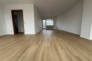 Penthouse Wohnung 2-Zimmer ggf.  (3-Zimmer ggf. möglich) mit traumhaftem Blick – Klosterstraße 92, 40211 Düsseldorf – Vorschaubild 4