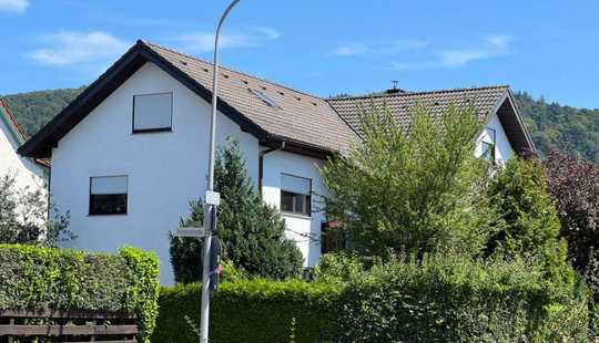 Bild von Provisionsfrei* Großes Haus in Seeheim