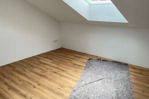 Neubau: Erstbezug 4 Zimmer Wohnung inkl. Einbauküche und Stellplatz  – Mulzerstr. 14, 85051 Südwest, Ingolstadt – Vorschaubild 2