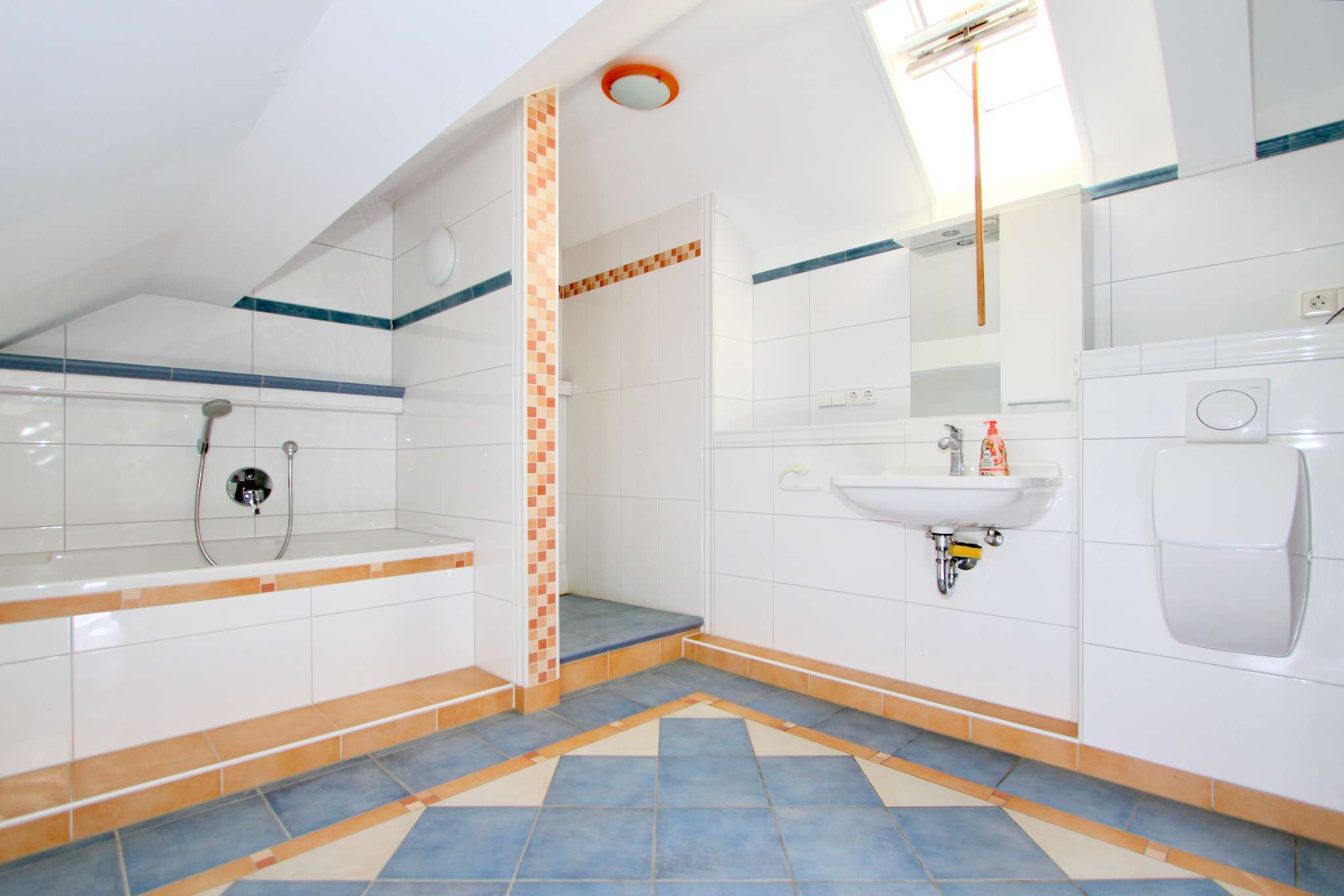 Immobilie in Rheinstetten - Attraktives Angebot: Wohn- und Geschäftshaus in Rheinstetten-Mörsch! - Bild 4