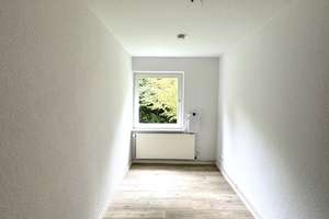 Modernisierte 3-Zi.-Wohnung im Hochparterre mit Balkon in St. Lorenz Nord – Die vollständige Adresse der Immobilie erhältst du vom Anbieter., 23554 Sankt Lorenz Nord, Lübeck – Vorschaubild 3
