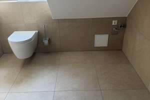 Maisonette-Dachgeschosswohnung – Erstbezug nach Eigennutzung, Tiefgarage, Lift – Wüstensteiner Straße 15, 81243 Aubing-Süd, München – Vorschaubild 13