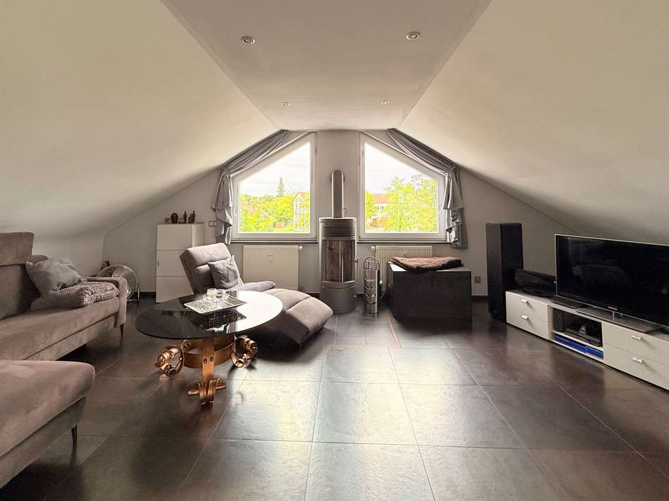 Wohnen (Decke ist höher al...