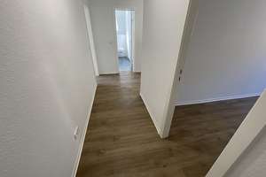 Frisch renovierte 2,5 Zimmer-Wohnung mit Balkon und Tageslichtbad mit Wanne – 23554 Sankt Lorenz Nord, Lübeck – Vorschaubild 24