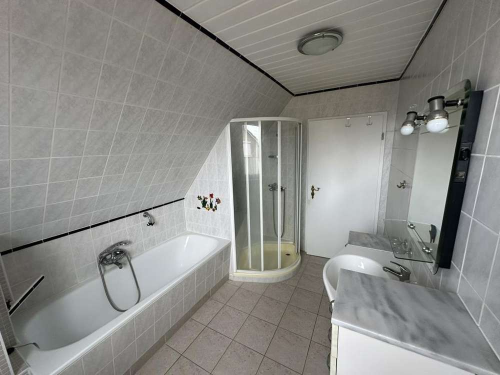 Immobilie in Bollewick - Einfamilienhaus mit Südterrasse und Einliegerwohnung im idyllischen Wohngebiet unweit der Müritz (ca - Bild 3