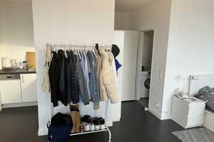 Stilvoll möblierte 1-Zimmer-Wohnung in Berlin Kreuzberg – Berlin – Vorschaubild 3