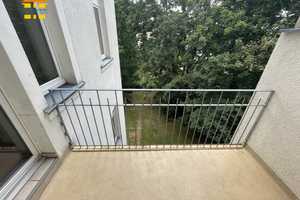 ***Großzügige Wohnungen in schönem Altbau mit Balkon*** – Franz-Mehring-Straße 5, 9112 Chemnitz – Vorschaubild 3
