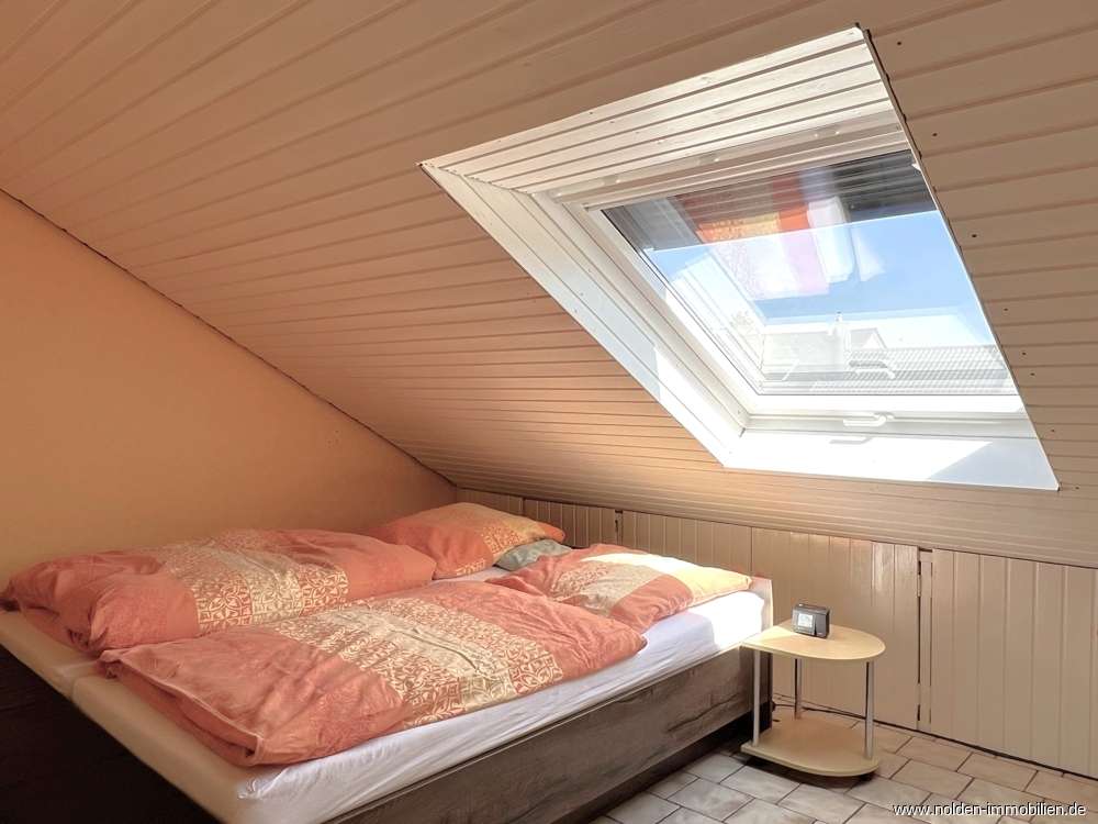 Immobilie in Schwetzingen - ***VIELSEITIG & GROSSZÜGIG – 4 WOHNEINHEITEN MIT GARTEN, GARAGE & STELLPLÄTZEN*** - Bild 3