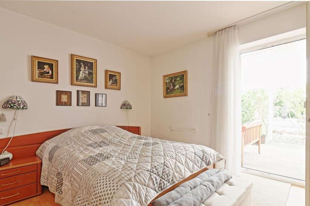 Immobilie in Albaching - Großzügiges Einfamilienhaus (einseitig angebaut) mit außergewöhnlich viel Platz - Bild 3