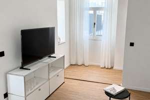 Urban Living Stuttgart-Mitte – möblierte 2,5-Zimmer-Altbauwohnung mit Balkon & Designausstattung – Paulinenstraße 14-16, 70178 Karlshöhe, Stuttgart – Vorschaubild 4