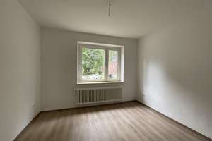 Schöne 3-Zimmer-Wohnung in Hochparterre mit Dusche in Wilhelmshaven City! Bezugsfertig! – Kolberger Straße 15, 26382 Bant, Wilhelmshaven – Vorschaubild 3
