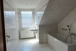 Lichtdurchflutete Dachgeschosswohnung mit traumhafter Dachterrasse und Fernblick – renoviert – Spichernstr. 27, 47137 Untermeiderich, Duisburg – Vorschaubild 3