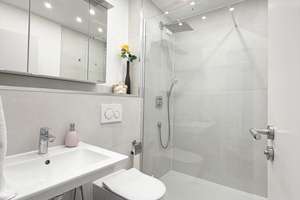 Sanierte 3-Zimmer-Wohnung mit 74 m²,  Balkon, Stellplatz und voll möbliert – 30559 Anderten, Hannover – Vorschaubild 4