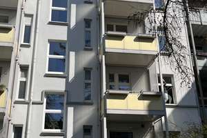 Charmante 2-3-Zimmer mit Südwest-Balkon, EBK, saniertem Badezimmer, Holzdielen etc. – 30165 Vahrenwald, Hannover – Vorschaubild 2
