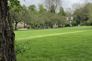 Altbauwohnung mit EBK, Dielenboden und Loggia im historischen Luisenhof, Grenze zu Holsterhausen – Die vollständige Adresse der Immobilie erhältst du vom Anbieter., 45145 Frohnhausen, Essen – Vorschaubild 15