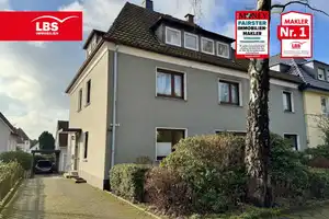 Großzügiges Mehrgenerationenhaus mit zusätzlichem Bauplatz! – Bielefeld – Vorschaubild 1