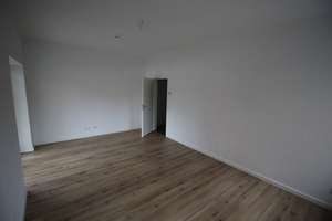 2 Zimmer-Wohnung mit gehobener Ausstattung und Balkon!