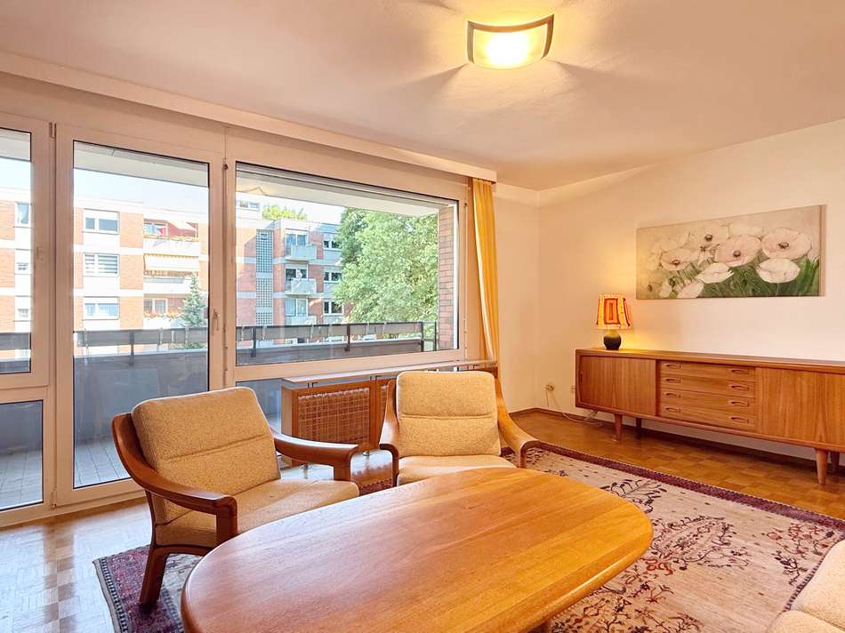 Wohnzimmer mit großer Loggia