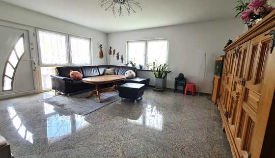 Bild von Hochwertig saniertes Wohnhaus in ruhiger Lage von Burgholzhausen