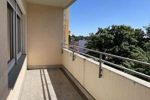 Frisch renovierte 4-Zimmer-Wohnung mit Südbalkon & Aufzug & Stellplatz in Zerzabelshof – Die vollständige Adresse der Immobilie erhältst du vom Anbieter., 90480 Zerzabelshof, Nürnberg – Vorschaubild 3
