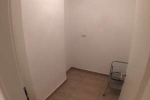 Helle und ruhige 3,5 Zi. Wohnung, Parkett, umlaufender W/N-Balkon, Aufzug, Keller, Mü.-Solln – 81477 Solln, München – Vorschaubild 3