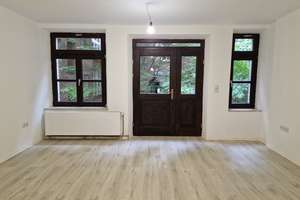 Schöne renovierte 4‑Zimmer‑Maisonette Wohnung auf zwei Etagen in der Petzoltstraße.