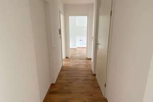 Schöne 3 Zimmer-Wohnung mit Balkon in Essen-Ostviertel – Söllingstraße 24, 45127 Ostviertel, Essen – Vorschaubild 2