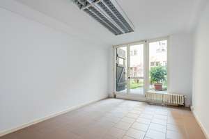 Juwel am Schloss Charlottenburg: Historische Remise mit Terrasse- vielseitige Umgestaltung möglich – Schustehrusstraße 28, 10585 Charlottenburg, Berlin – Vorschaubild 3