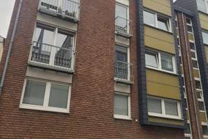 Ruhige  2-Zimmer-Wohnung mit Südloggia, zu Fuß 3 Minuten zum Neumarkt