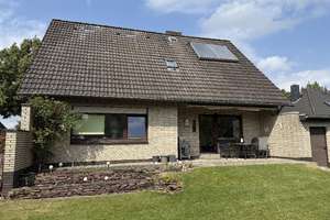 ***Massives Einfamilienhaus mit Garage in Celle / OT Garßen*** – Die vollständige Adresse der Immobilie erhältst du vom Anbieter., 29229 Celle – Vorschaubild 1