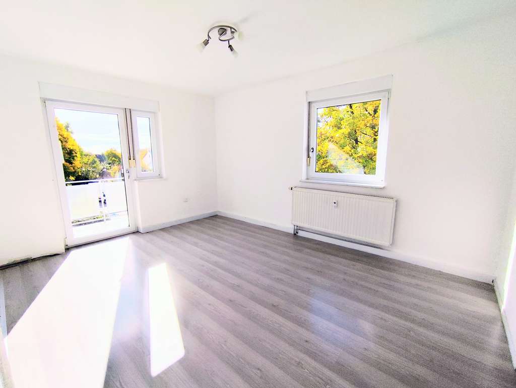 Immobilie in Vöhringen - Modernisierte 2,5-Zimmer-Wohnung mit Balkon in Vöhringen - Bild 2