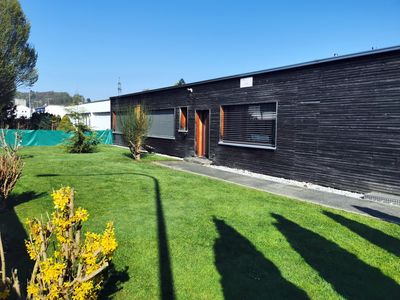 Attraktive Wohn- und Geschäftsimmobilie mit großzügigem Grundstück in 84032 Altdorf
