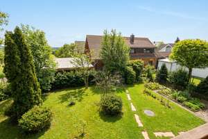 Großzügiges Einfamilienhaus mit Garten
Familienfreundliches Wohnen
IN LÖFFINGEN-DITTISHAUSEN – Die vollständige Adresse der Immobilie erhältst du vom Anbieter., 79843 Löffingen – Vorschaubild 5