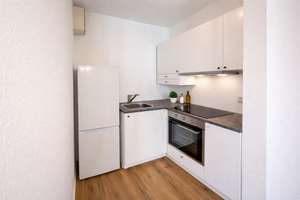 Modernisierte 1,5-Zimmer-Wohnung mit Balkon in gefragter Lage - nahe Adlershof & Flughafen BER – Die vollständige Adresse der Immobilie erhältst du vom Anbieter., 12524 Altglienicke, Berlin – Vorschaubild 2