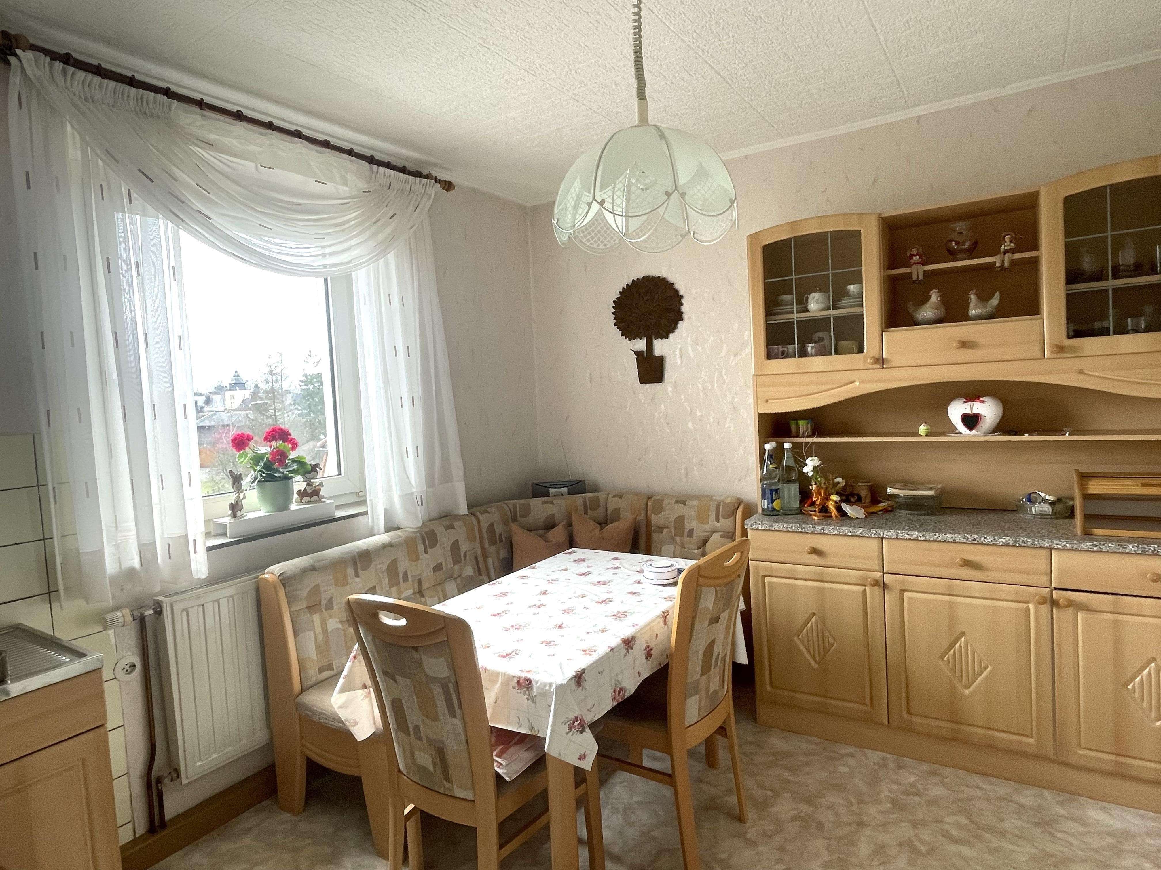 Immobilie in Feilitzsch - *6 Zimmer, 2 Küchen, große Garage* - Bild 0