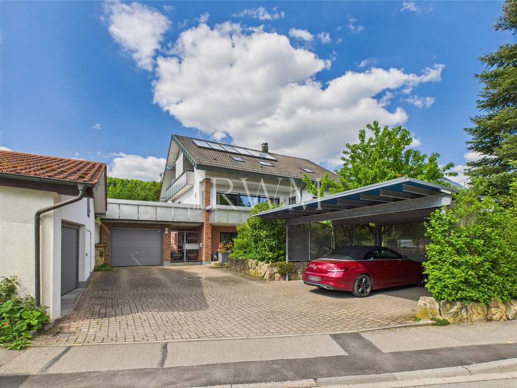 Immobilie in Herrenberg - Mehrfamilienhaus mit drei Wohneinheiten und Garten in attraktiver Ortsrandlage von Herrenberg-Kayh - Bild 1