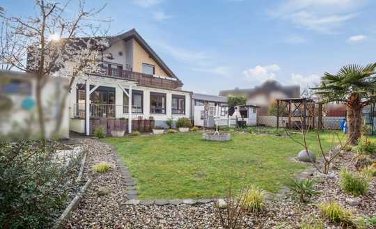 Attraktives Zweifamilienhaus mit Einliegerwohnung/Mehrgenerationenhaus oder als Kapitalanlage