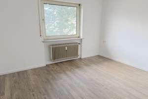 OHNE PROV. | Leerstehendes MFH mit 6 Einheiten und Ausbaureserve | teilsaniert | aufgeteilt nach WEG – Alemannenstr. 14, 79117 Littenweiler, Freiburg im Breisgau – Vorschaubild 4
